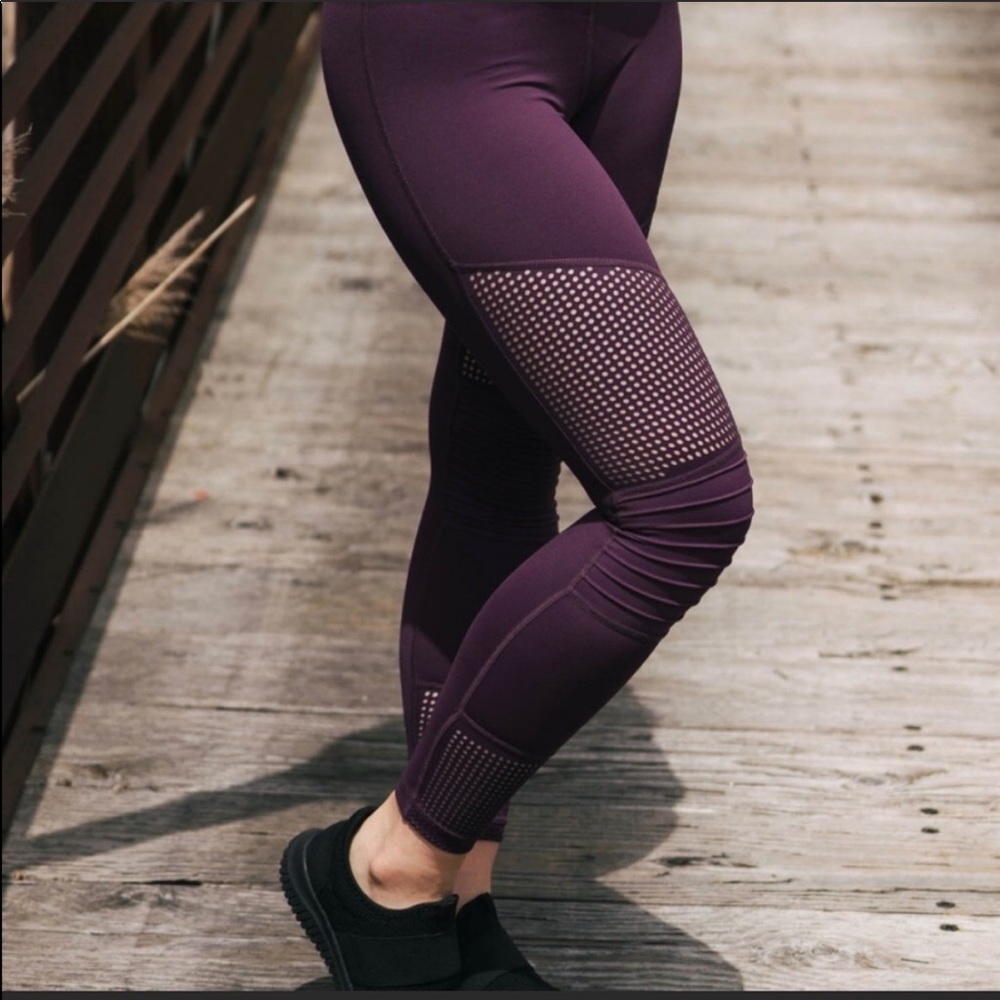 Zyia BlackBerry Moto Leggings
